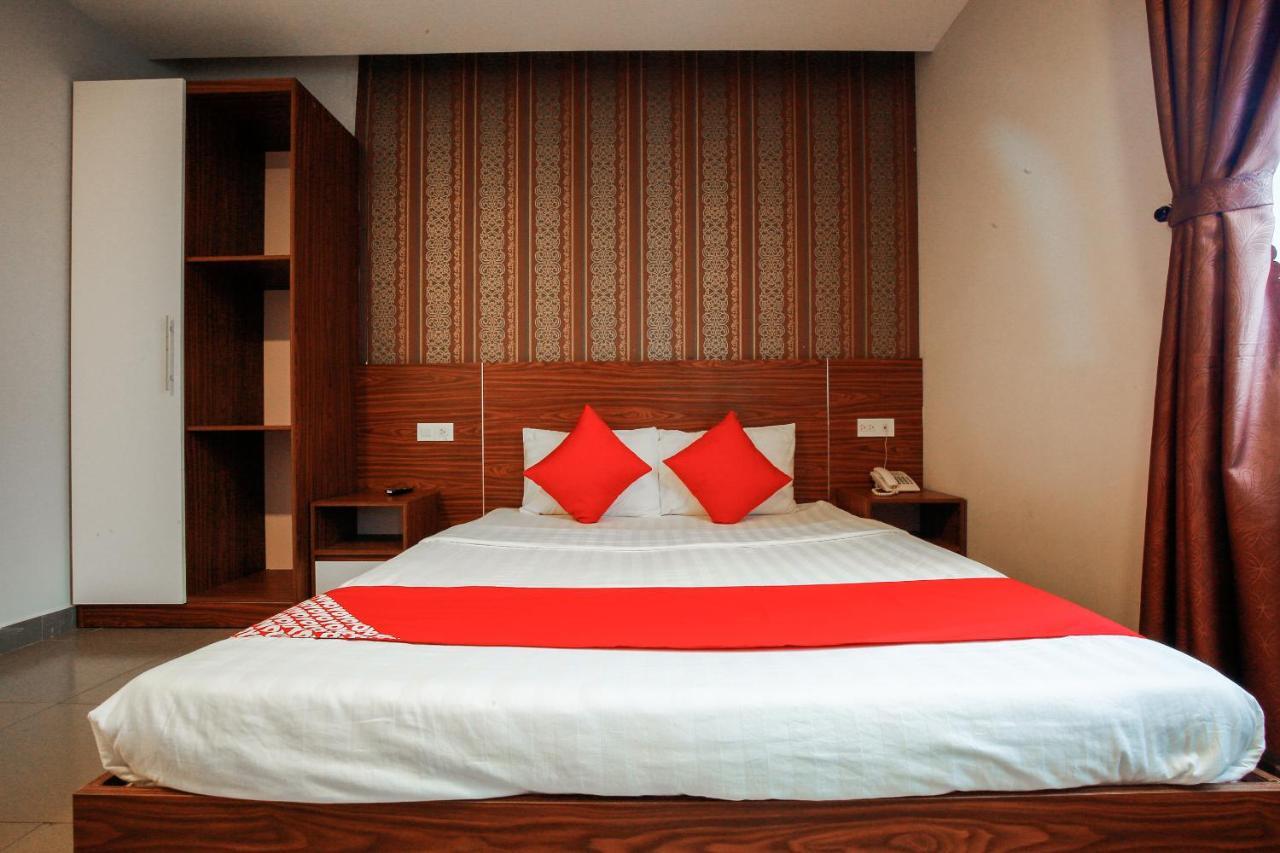 Oyo 491 Truong Sa Hotel Da Nang Buitenkant foto